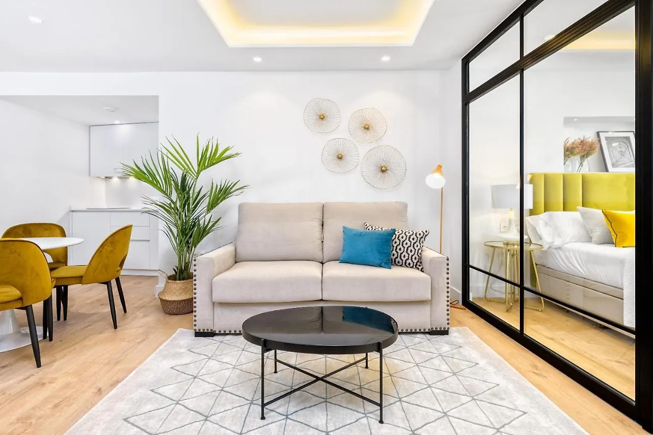 Iloftmalaga Calle Nueva Suites contacts